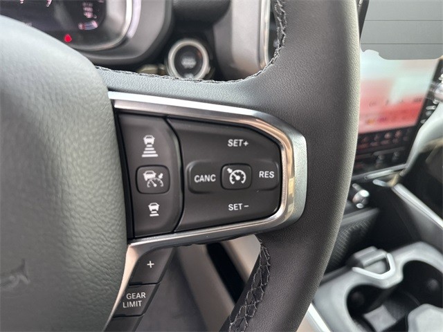 Ram 1500 Vehicle Full-screen Gallery Image 15