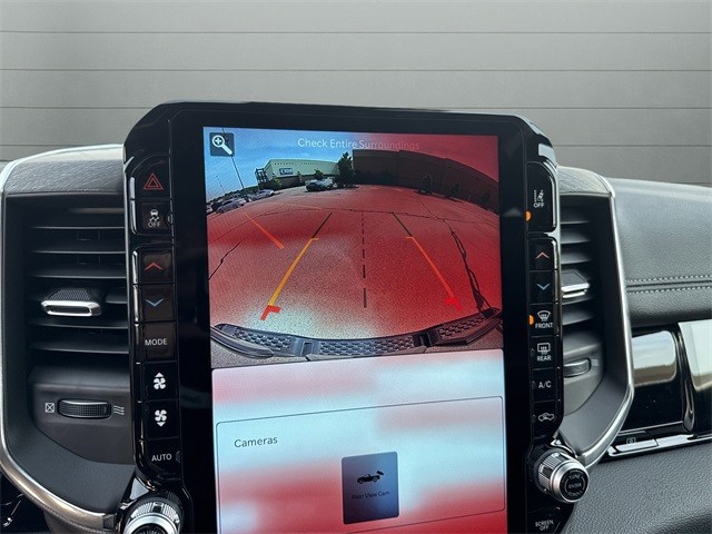 Ram 1500 Vehicle Full-screen Gallery Image 19