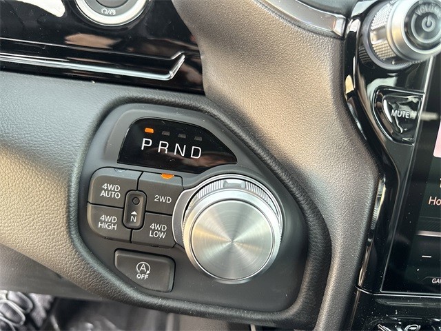 Ram 1500 Vehicle Full-screen Gallery Image 21