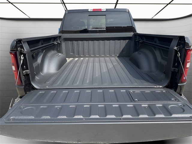 Ram 1500 Vehicle Full-screen Gallery Image 24