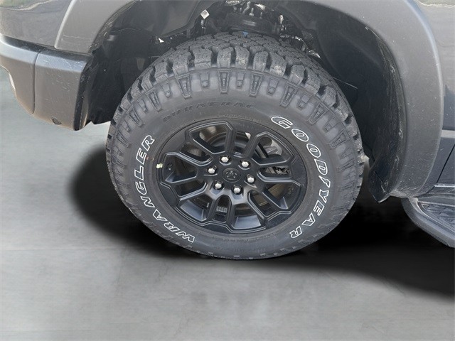 Ram 1500 Vehicle Full-screen Gallery Image 9