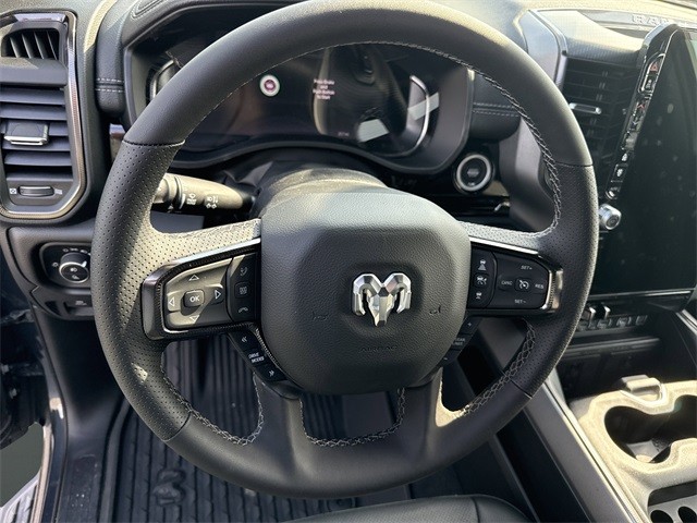 Ram 1500 Vehicle Full-screen Gallery Image 13