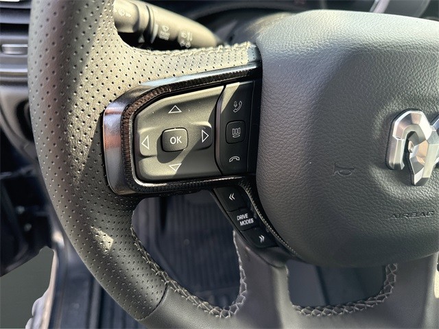 Ram 1500 Vehicle Full-screen Gallery Image 14