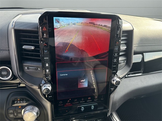 Ram 1500 Vehicle Full-screen Gallery Image 18