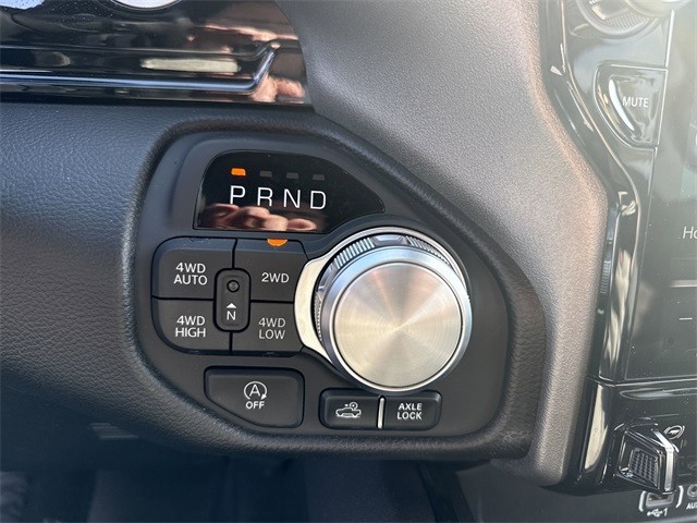 Ram 1500 Vehicle Full-screen Gallery Image 20