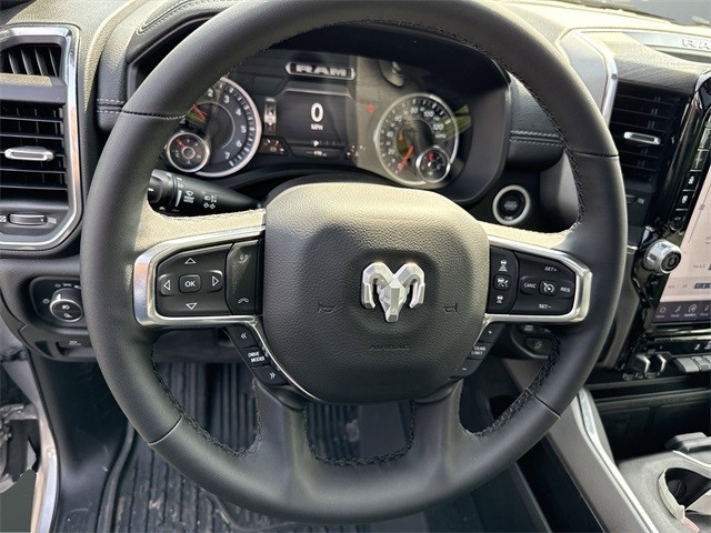 Ram 1500 Vehicle Full-screen Gallery Image 13