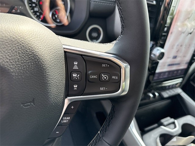 Ram 1500 Vehicle Full-screen Gallery Image 15