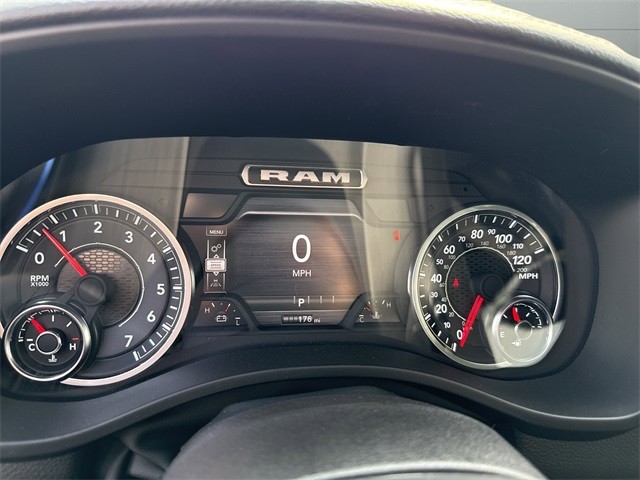 Ram 1500 Vehicle Full-screen Gallery Image 16