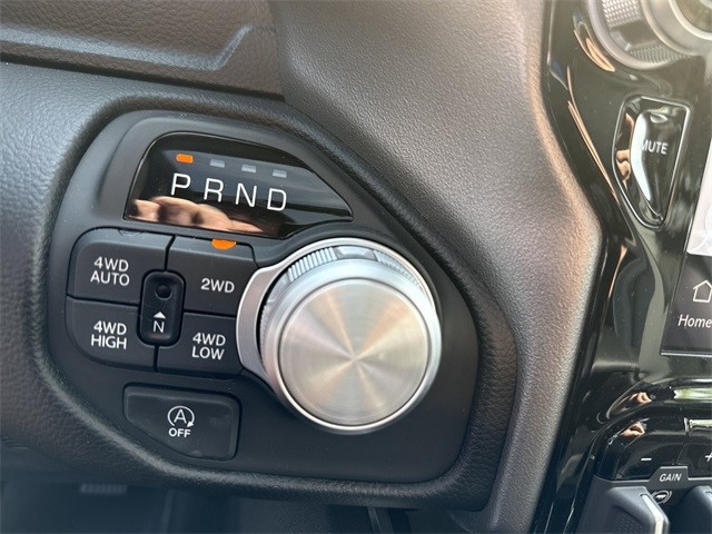 Ram 1500 Vehicle Full-screen Gallery Image 20