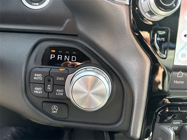 Ram 1500 Vehicle Full-screen Gallery Image 20