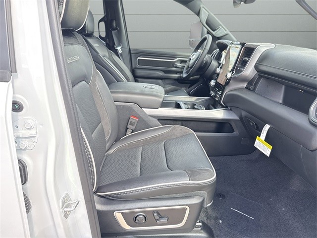 Ram 1500 Vehicle Full-screen Gallery Image 21