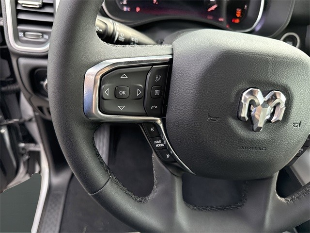 Ram 1500 Vehicle Full-screen Gallery Image 11