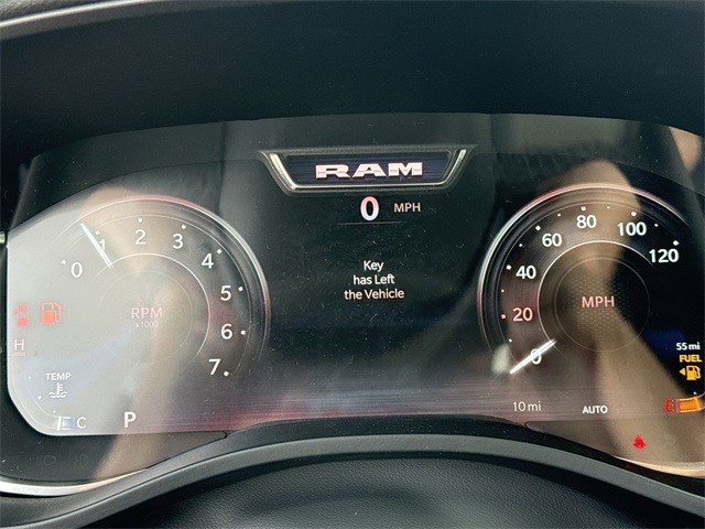 Ram 1500 Vehicle Full-screen Gallery Image 13