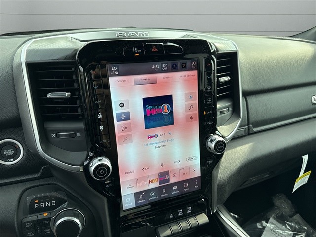 Ram 1500 Vehicle Full-screen Gallery Image 14