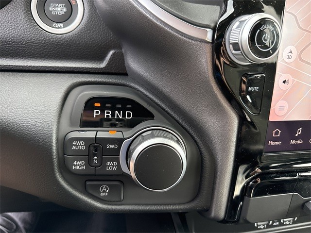 Ram 1500 Vehicle Full-screen Gallery Image 17