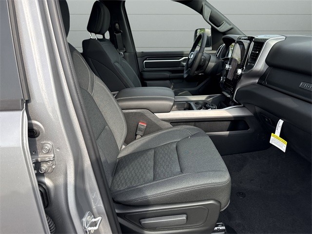 Ram 1500 Vehicle Full-screen Gallery Image 19