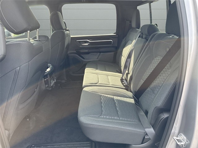 Ram 1500 Vehicle Full-screen Gallery Image 20