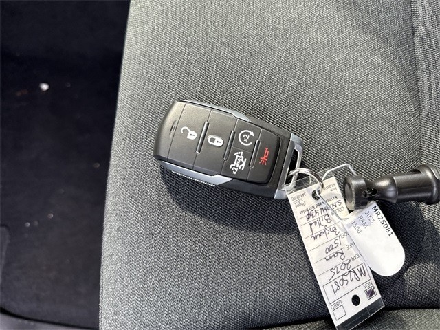 Ram 1500 Vehicle Full-screen Gallery Image 21