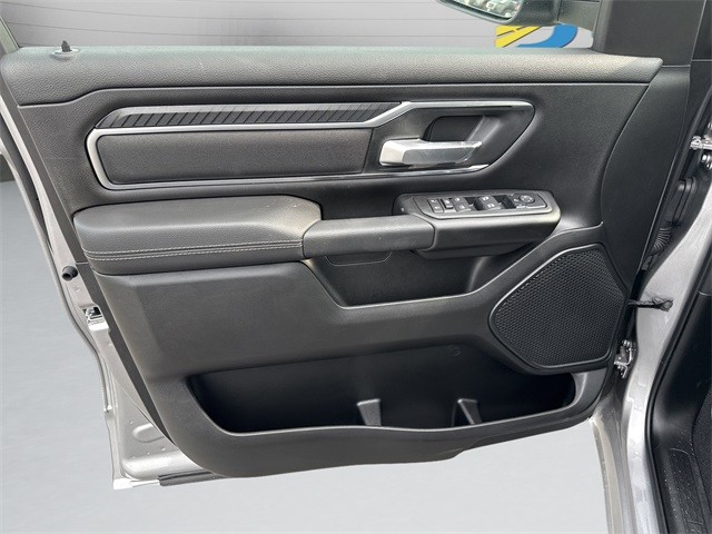 Ram 1500 Vehicle Full-screen Gallery Image 22