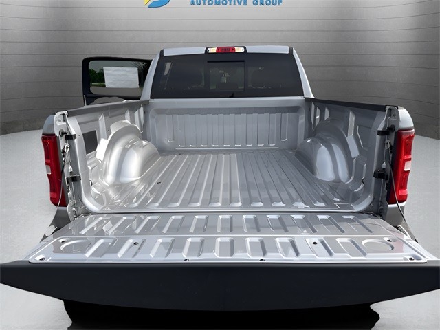 Ram 1500 Vehicle Full-screen Gallery Image 23