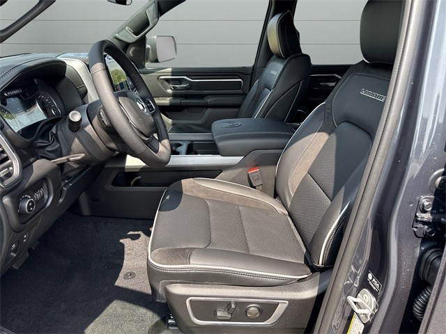 Ram 1500 Vehicle Full-screen Gallery Image 12