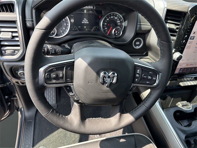 Ram 1500 Vehicle Full-screen Gallery Image 13