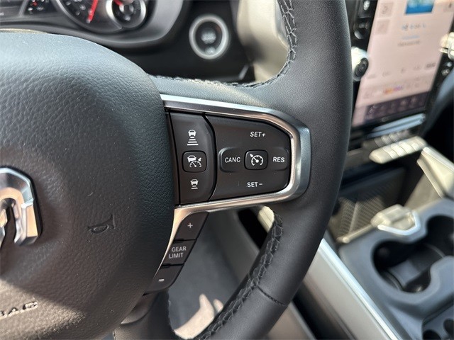 Ram 1500 Vehicle Full-screen Gallery Image 15