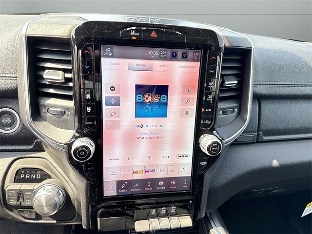 Ram 1500 Vehicle Full-screen Gallery Image 17