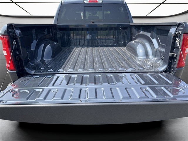 Ram 1500 Vehicle Full-screen Gallery Image 23