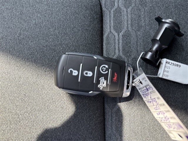 Ram 1500 Vehicle Full-screen Gallery Image 10