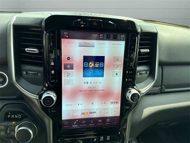 Ram 1500 Vehicle Full-screen Gallery Image 17