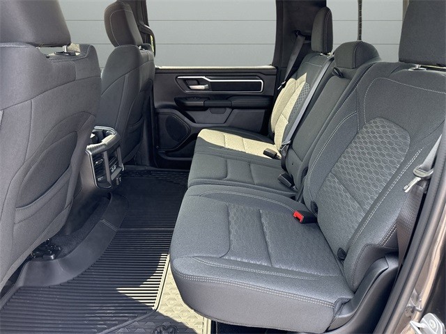 Ram 1500 Vehicle Full-screen Gallery Image 23