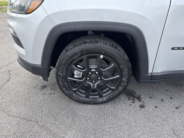 Jeep Compass Vehicle Full-screen Gallery Image 9