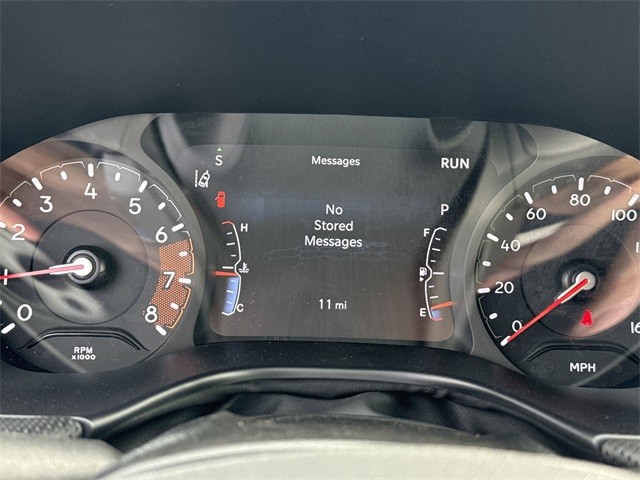 Jeep Compass Vehicle Full-screen Gallery Image 16