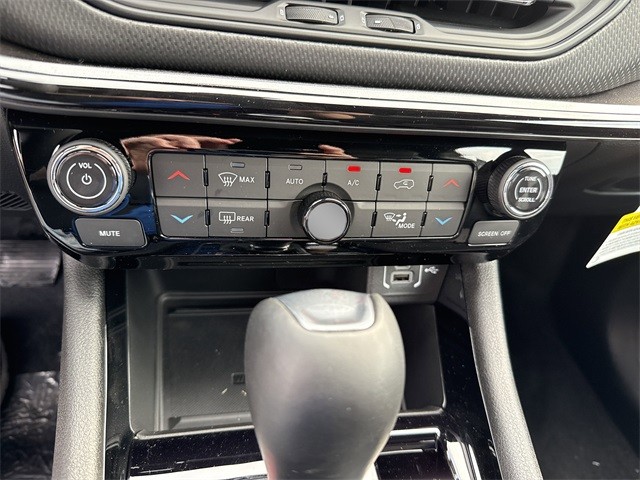 Jeep Compass Vehicle Full-screen Gallery Image 17