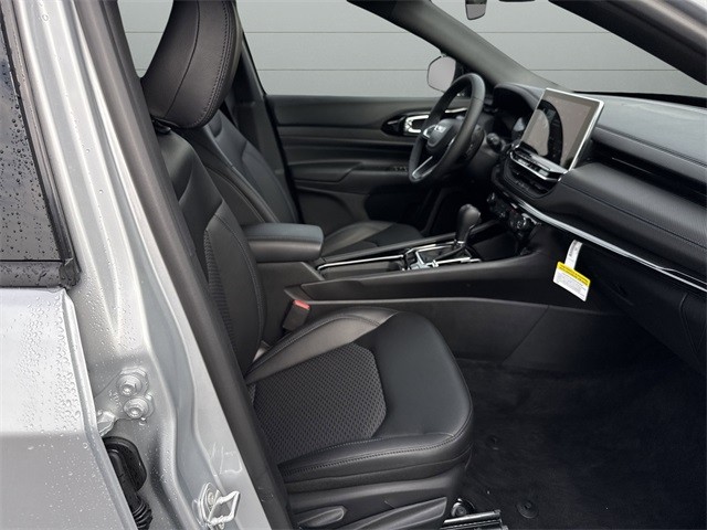 Jeep Compass Vehicle Full-screen Gallery Image 21