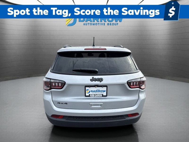 Jeep Compass Vehicle Full-screen Gallery Image 4