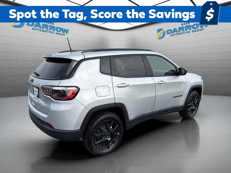 Jeep Compass Vehicle Full-screen Gallery Image 5