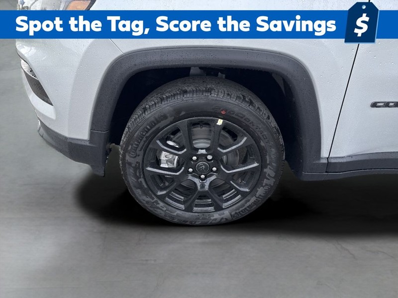 Jeep Compass Vehicle Full-screen Gallery Image 9