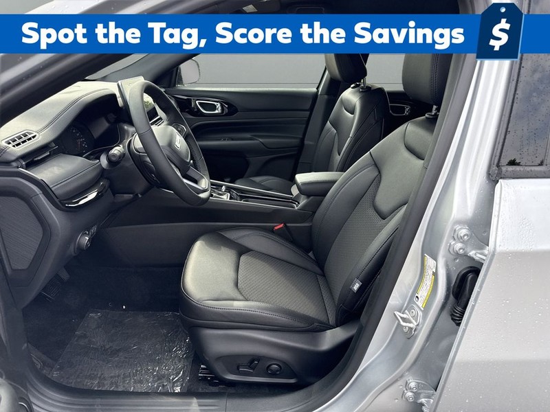 Jeep Compass Vehicle Full-screen Gallery Image 12