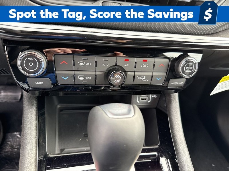 Jeep Compass Vehicle Full-screen Gallery Image 17