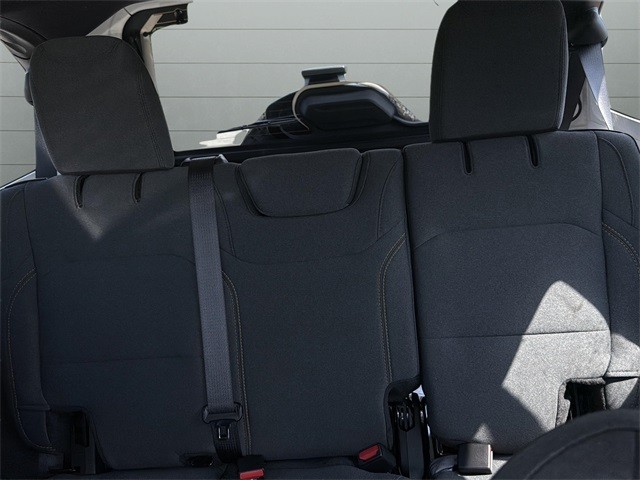 Jeep Wrangler Vehicle Full-screen Gallery Image 9