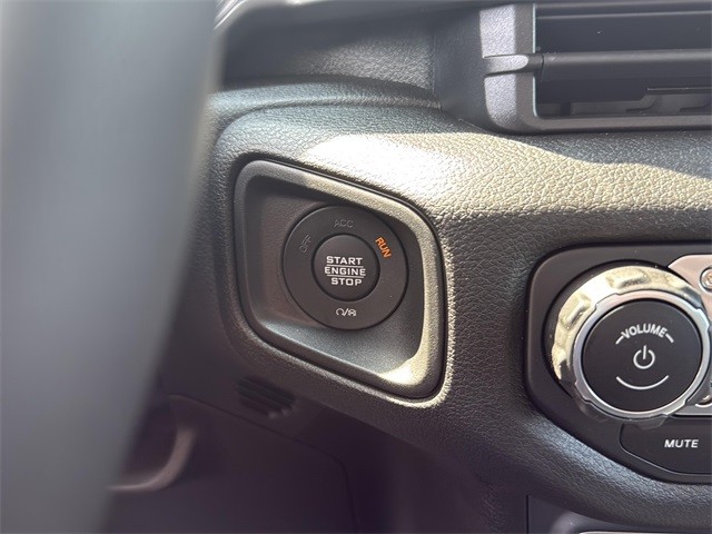 Jeep Wrangler Vehicle Full-screen Gallery Image 12