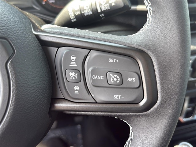 Jeep Wrangler Vehicle Full-screen Gallery Image 18