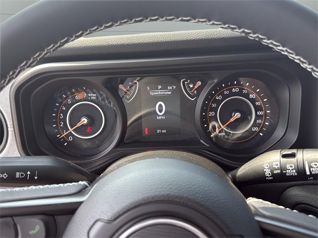 Jeep Wrangler Vehicle Full-screen Gallery Image 23