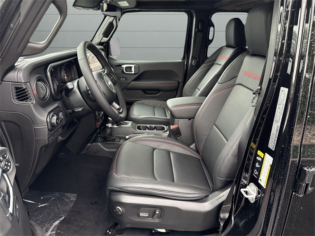 Jeep Wrangler Vehicle Full-screen Gallery Image 12