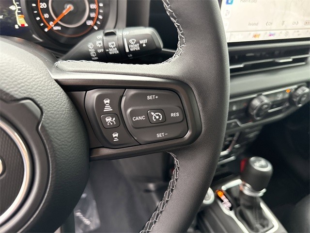 Jeep Wrangler Vehicle Full-screen Gallery Image 15