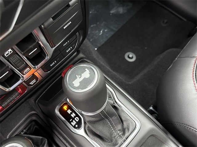 Jeep Wrangler Vehicle Full-screen Gallery Image 21