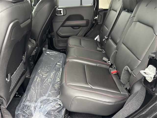 Jeep Wrangler Vehicle Full-screen Gallery Image 23