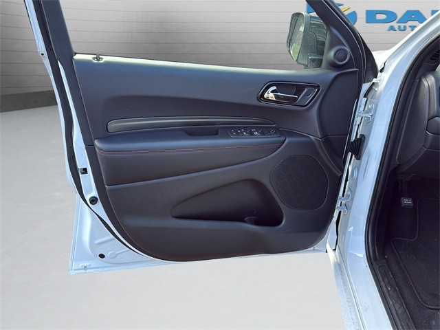 Dodge Durango Vehicle Full-screen Gallery Image 12
